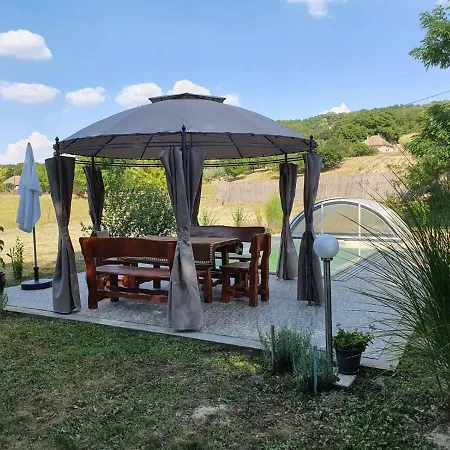 Waldhof בית נופש Dobrokoz